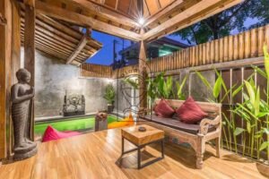 Joglo villa for rent in Berawa with private pool