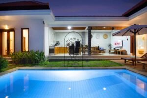 monthly villa for rent in Umalas swimming pool