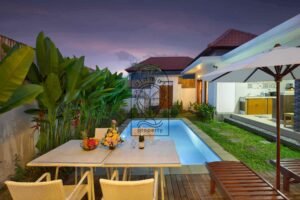 monthly villa for rent in Umalas swimming pool