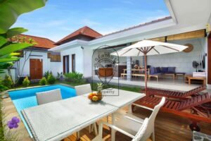 monthly villa for rent in Umalas swimming pool