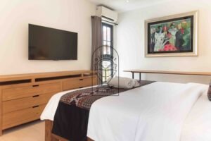 3 bedroom villa Seminyak master bedroom