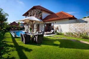 3 bedroom villa Umalas swimming pool tropical