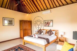 3 bedroom villa Umalas master bedroom Balinese style interior