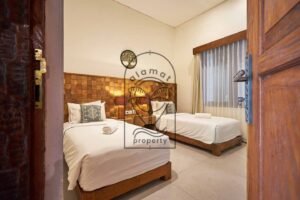 6 bedroom Bali villa near beach with tropical garden