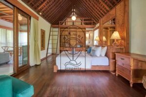 6 bedroom Bali villa near beach with tropical garden