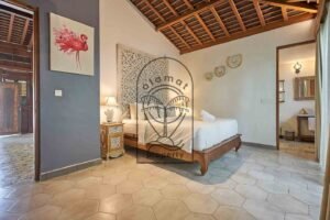6 bedroom Bali villa near beach with tropical garden